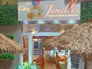 Chez Les Jumelles