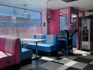 Grumpy's Diner