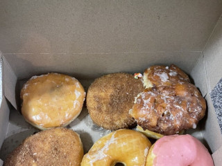 Yum Yum Donuts