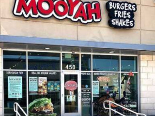 Mooyah Burgers, Fries Shakes