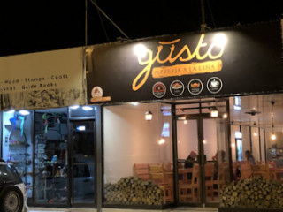 Pizzeria Gusto