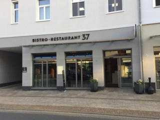 Bistro · 37