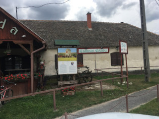Csákvári Csárda