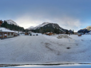 Table Des Lodges