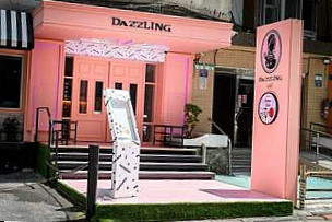 Dazzling Cafe