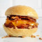 Le Jackson Cocorico, Poulet Frit Fran Ccedil;Ais, Cheddar Rouge Affin Eacute;, Oignons Frits, Bacon, Sauce Barbecue Km