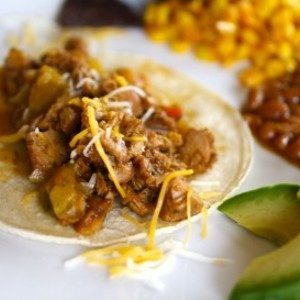 Carnitas Tányér