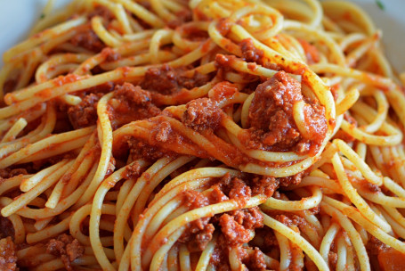 Spagetti Mártással